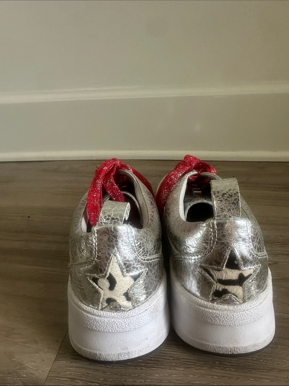 Women’s Metallic Leather Silver Sneakers with Red Laces - Picture 2 of 8